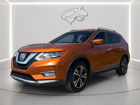 Used 2017 Nissan Rogue SL w/ SL Premium Package image 1