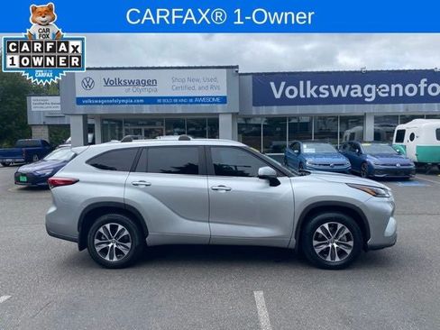 Used 2023 Toyota Highlander XLE FWD image 5