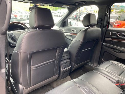 Used 2017 Ford Explorer Platinum AWD/4WD image 24