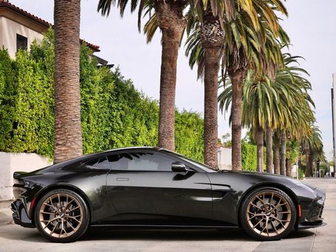 Used 2025 Aston Martin V8 Vantage Coupe RWD image 15