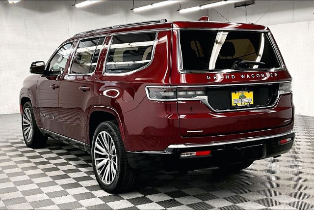 Used 2023 Jeep Grand Wagoneer Series III AWD/4WD image 2