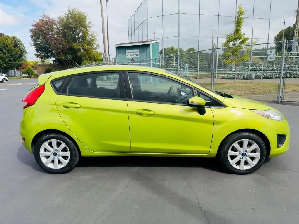 Used 2013 Ford Fiesta SE FWD image 6