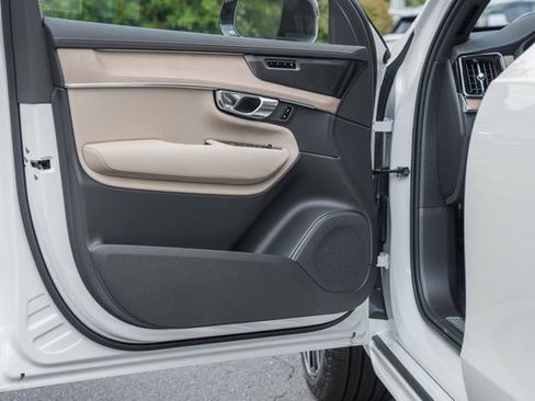New 2026 Volvo XC90 B6 Ultra w/ Protection Package Premier AWD/4WD image 37