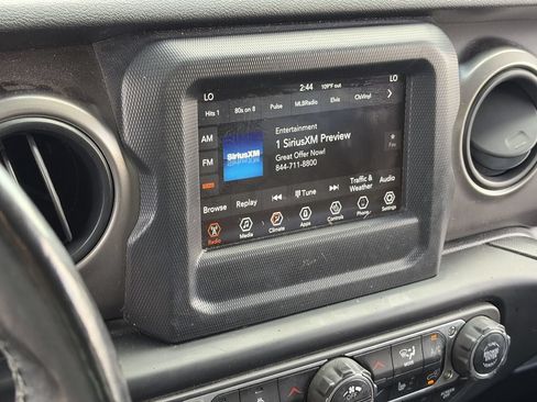 Used 2020 Jeep Wrangler Sport AWD/4WD image 24