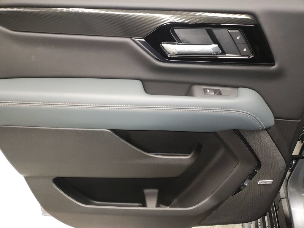 New 2026 GMC Yukon XL AT4 w/ AT4 Premium Plus Package AWD/4WD image 29