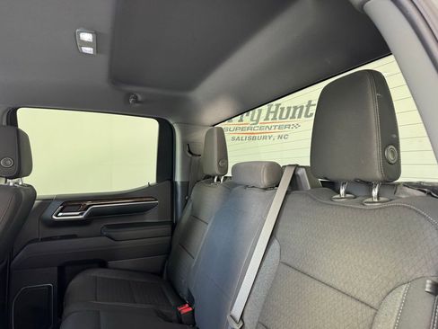 Used 2023 GMC Sierra 1500 SLE AWD/4WD image 11