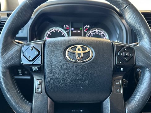 Used 2022 Toyota 4Runner TRD Off-Road Premium AWD/4WD image 23