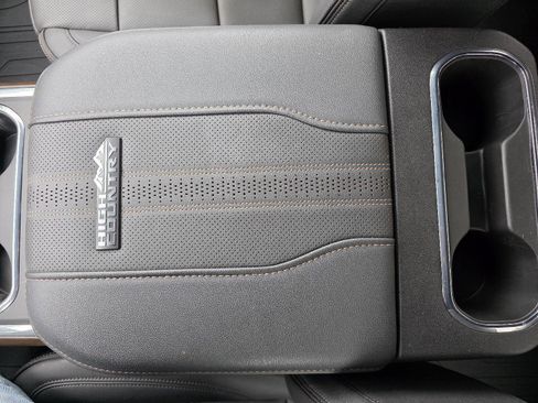 Used 2024 Chevrolet Silverado 2500 High Country w/ Technology Package image 21