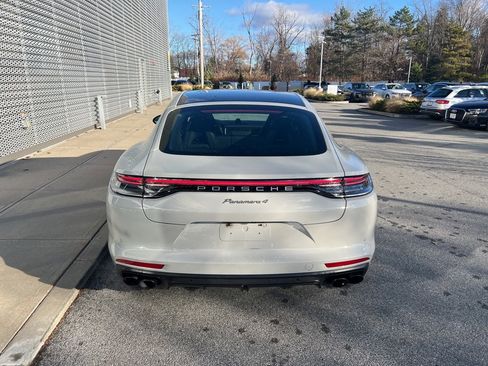 Used 2023 Porsche Panamera 4 Platinum Edition image 31