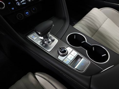 Used 2025 Genesis G70 3.3T Advanced image 24