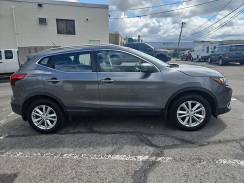 Used 2018 Nissan Rogue Sport SV w/ SV All-Weather Package AWD/4WD image 4