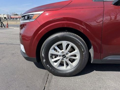 Used 2024 Kia Carnival LX image 6