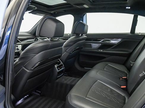 Used 2018 BMW 740i RWD image 20
