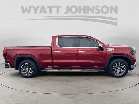 Used 2022 GMC Sierra 1500 SLT w/ SLT Convenience Package image 6