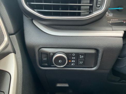 Used 2023 Ford Explorer XLT w/ Equipment Group 202A AWD/4WD image 16