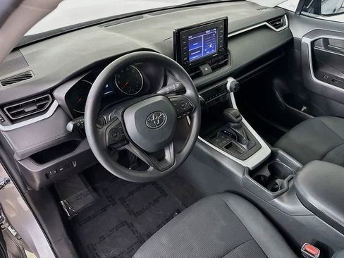 Used 2021 Toyota RAV4 LE image 2