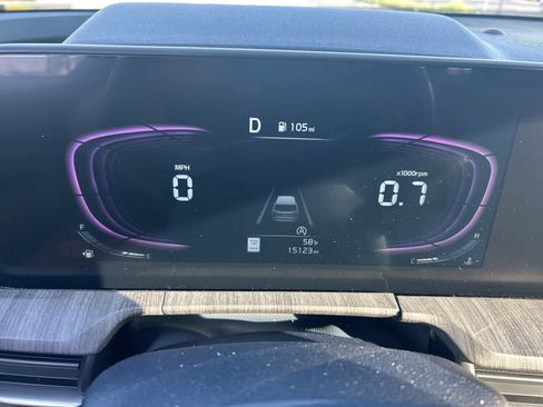 Used 2024 Kia Telluride EX w/ EX Captain's Chair Package image 31