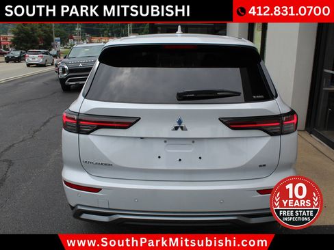 New 2025 Mitsubishi Outlander SE image 8