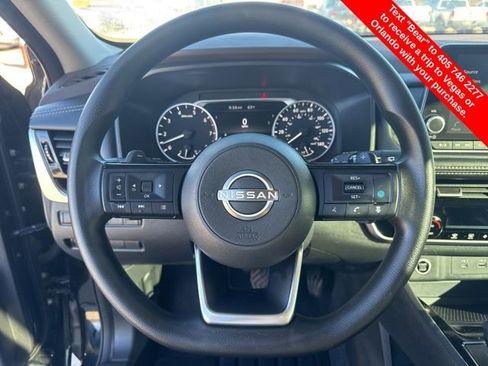 Used 2022 Nissan Rogue SV image 17