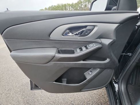 Used 2023 Chevrolet Traverse LT w/ Midnight/Sport Edition image 26