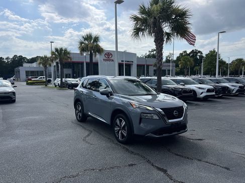 Used 2023 Nissan Rogue SL w/ SL Premium Package AWD/4WD image 2