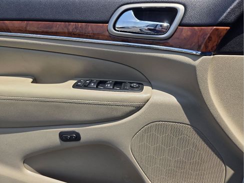 Used 2013 Jeep Grand Cherokee Limited RWD image 21