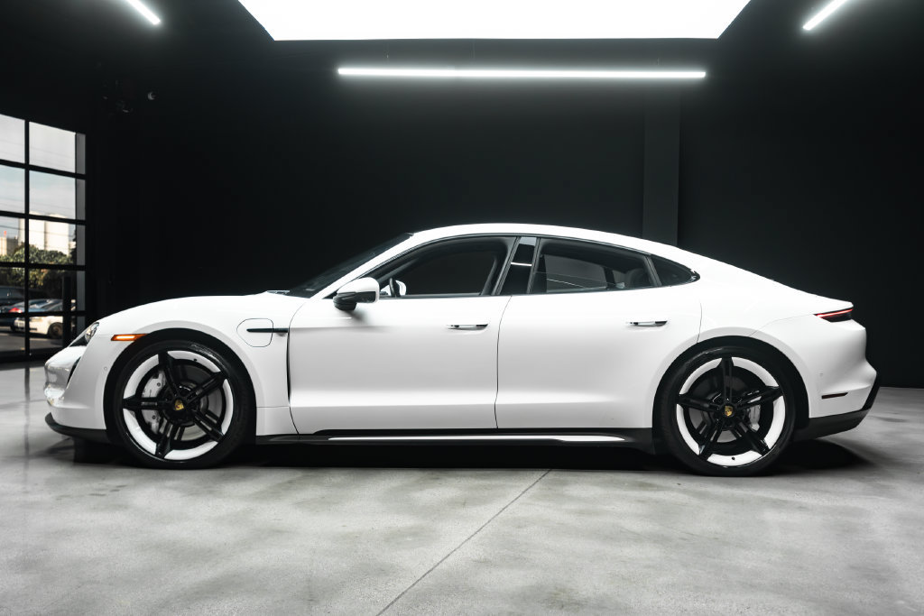 Used 2021 Porsche Taycan 4S AWD/4WD image 19