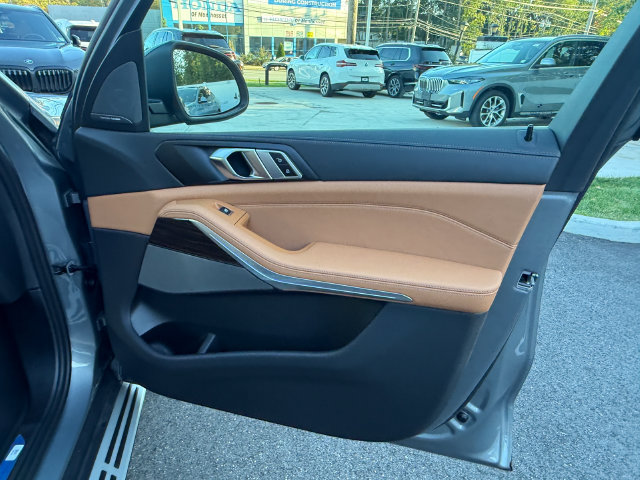Certified 2024 BMW X5 xDrive50e w/ Premium Package AWD/4WD image 30