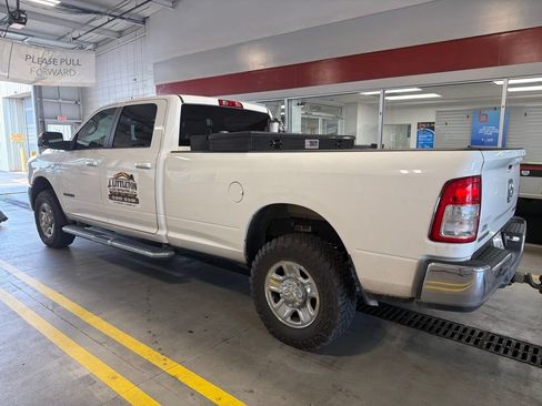 Used 2022 RAM 2500 Big Horn AWD/4WD image 3