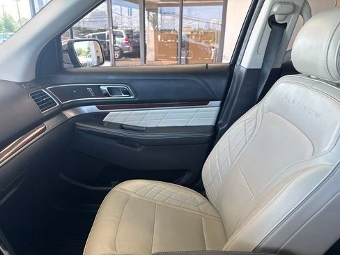 Used 2016 Ford Explorer Platinum AWD/4WD image 30