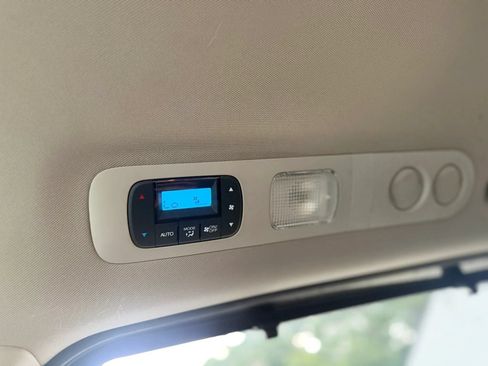 Used 2013 Honda Odyssey Touring Elite image 22