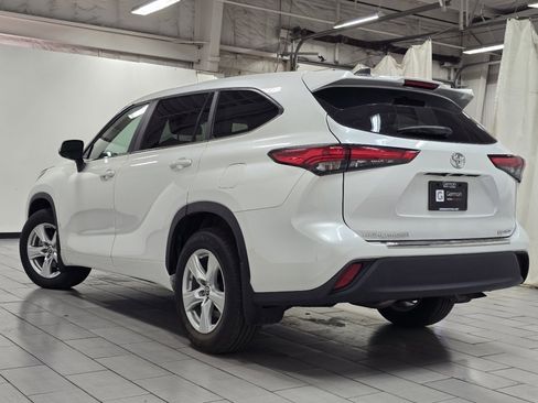 Certified 2023 Toyota Highlander LE image 13