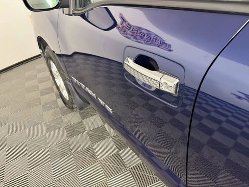 Used 2019 Nissan Titan SV image 28