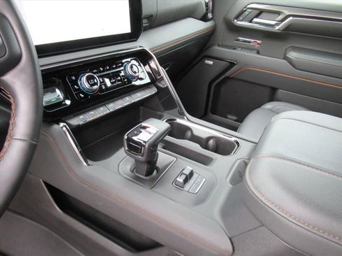 Used 2024 GMC Sierra 1500 AT4 AWD/4WD image 15
