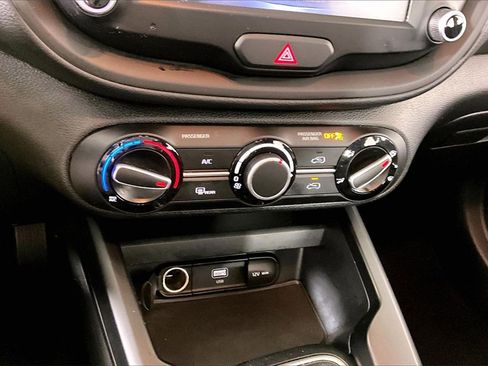 Used 2023 Kia Soul LX w/ LX Technology Package image 15