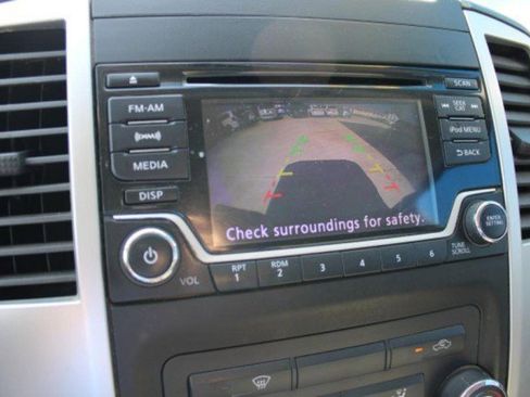 Used 2018 Nissan Frontier SV image 7