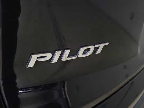 Certified 2022 Honda Pilot Touring image 8