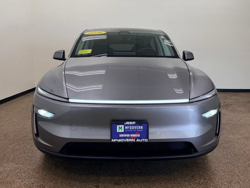 Used 2026 Tesla Model Y AWD image 10
