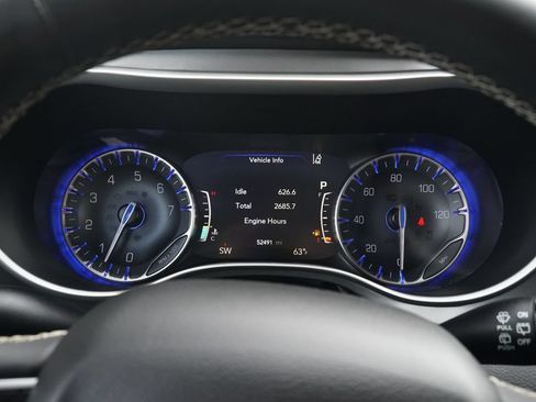 Used 2022 Chrysler Pacifica Touring-L FWD image 20