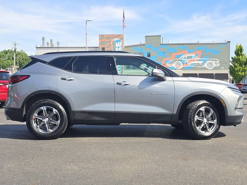 Used 2024 Chevrolet Blazer LT w/ Convenience Package FWD image 24