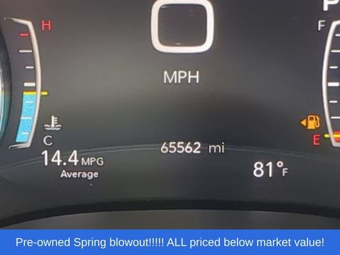 Used 2023 Chrysler Pacifica Touring-L FWD image 28