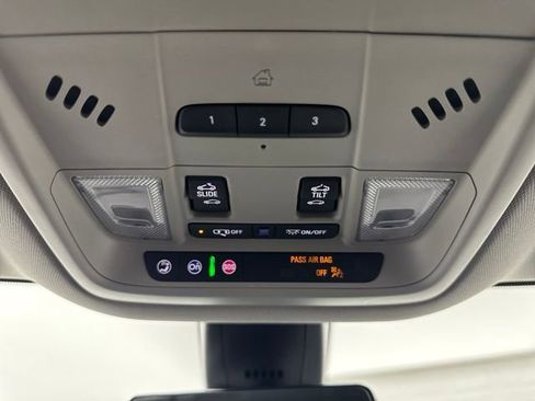 Used 2021 Buick Enclave Avenir w/ Avenir Technology Package AWD/4WD image 19