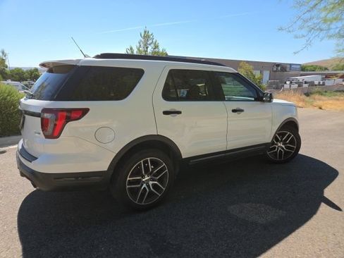 Used 2018 Ford Explorer Sport w/ Equipment Group 401A AWD/4WD image 4