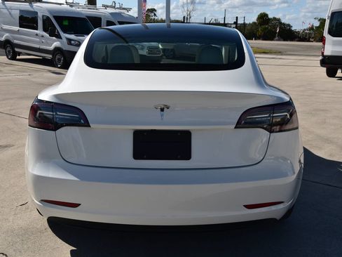 Used 2023 Tesla Model 3 Standard Range image 6