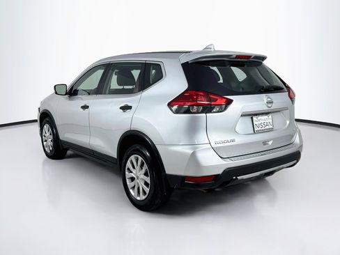Used 2017 Nissan Rogue S AWD/4WD image 3