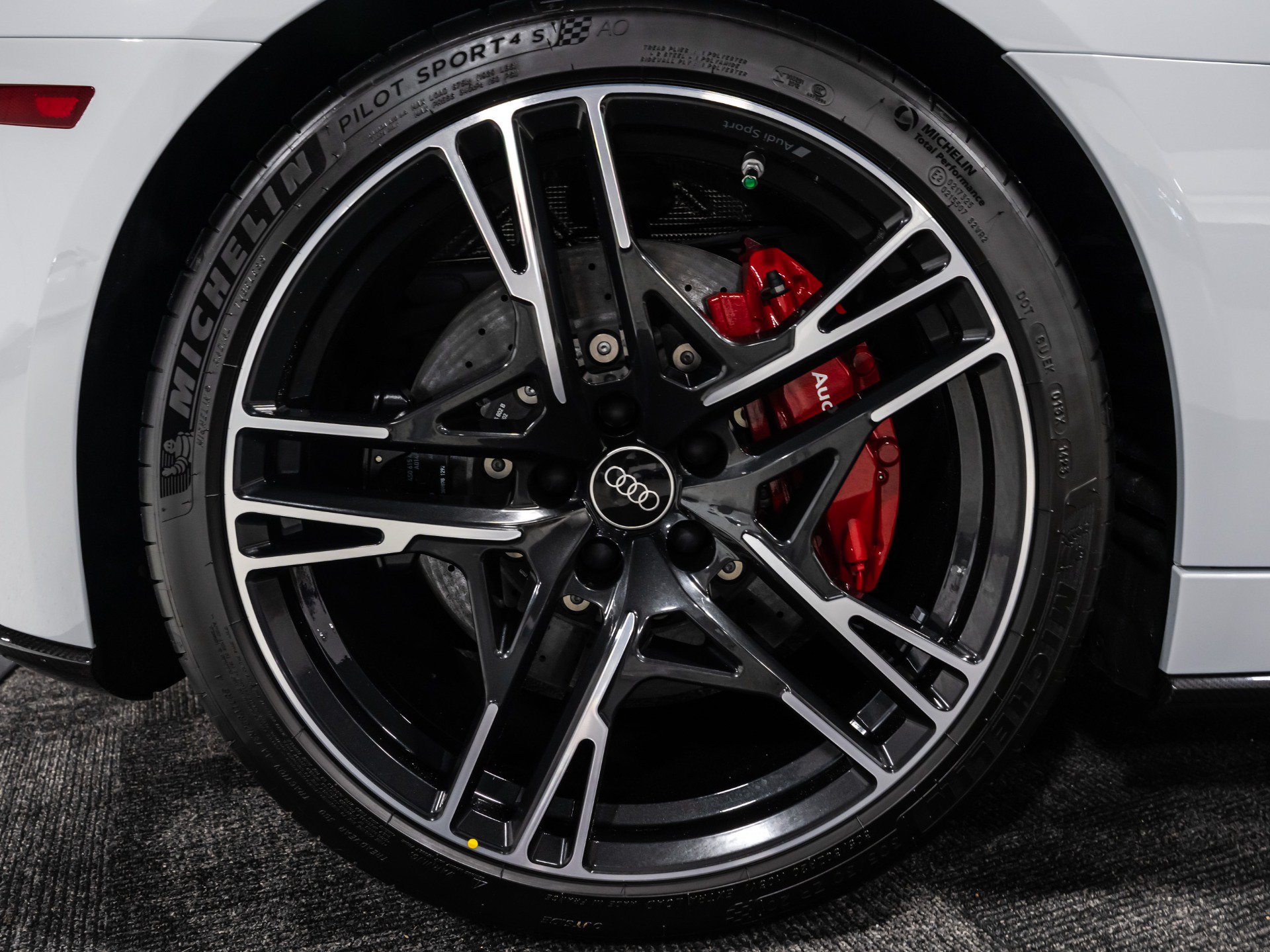 Used 2023 Audi R8 V10 performance AWD/4WD image 39