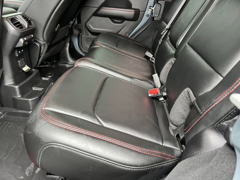 Used 2024 Jeep Wrangler Unlimited Rubicon image 34