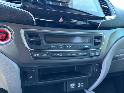 Used 2021 Honda Pilot EX image 31