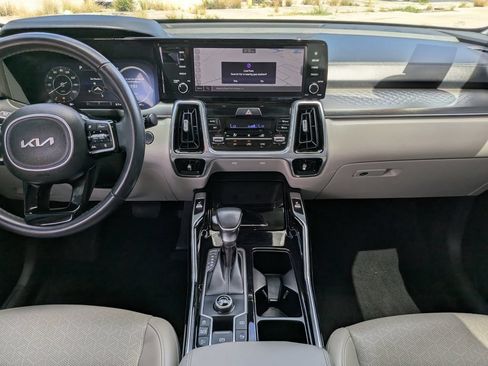 Certified 2023 Kia Sorento SX FWD image 17