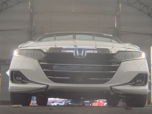 Used 2021 Honda Accord EX image 4